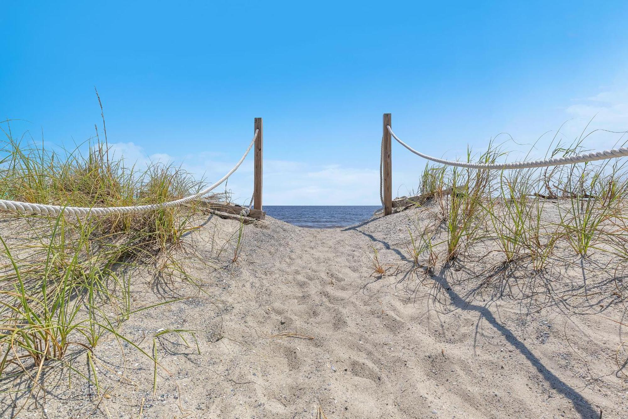 Surf Watch By Oak Island Accommodations Εξωτερικό φωτογραφία